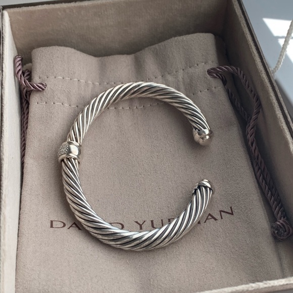 David Yurman Cable Classics Bracelet in Sterling Silver w/ Pavé Diamond Station - Picture 7 of 10